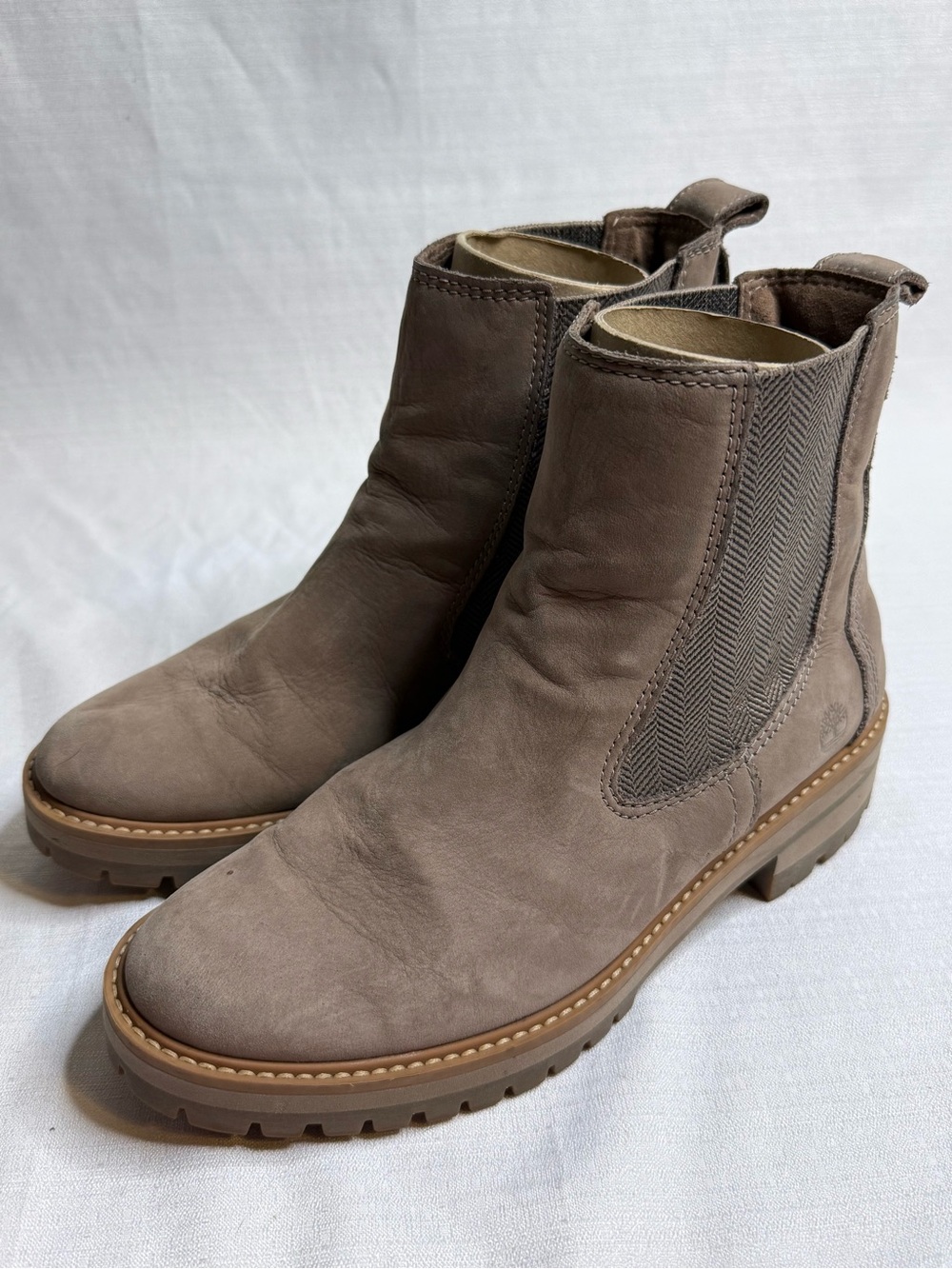 Timberland A1RRK Women’s 8.5 Brown Nubuck Leather Chelsea Ankle Boot